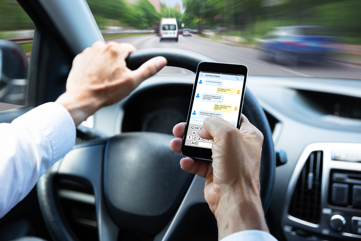  Newark Distracted Driving Accident Attorney